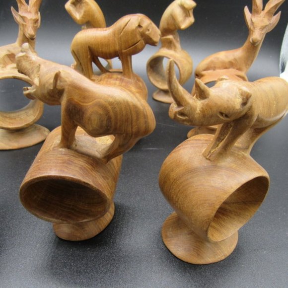 SET OF 8 VINTAGE WOODEN SAFARI NAPKIN RINGS - Picture 3 of 5